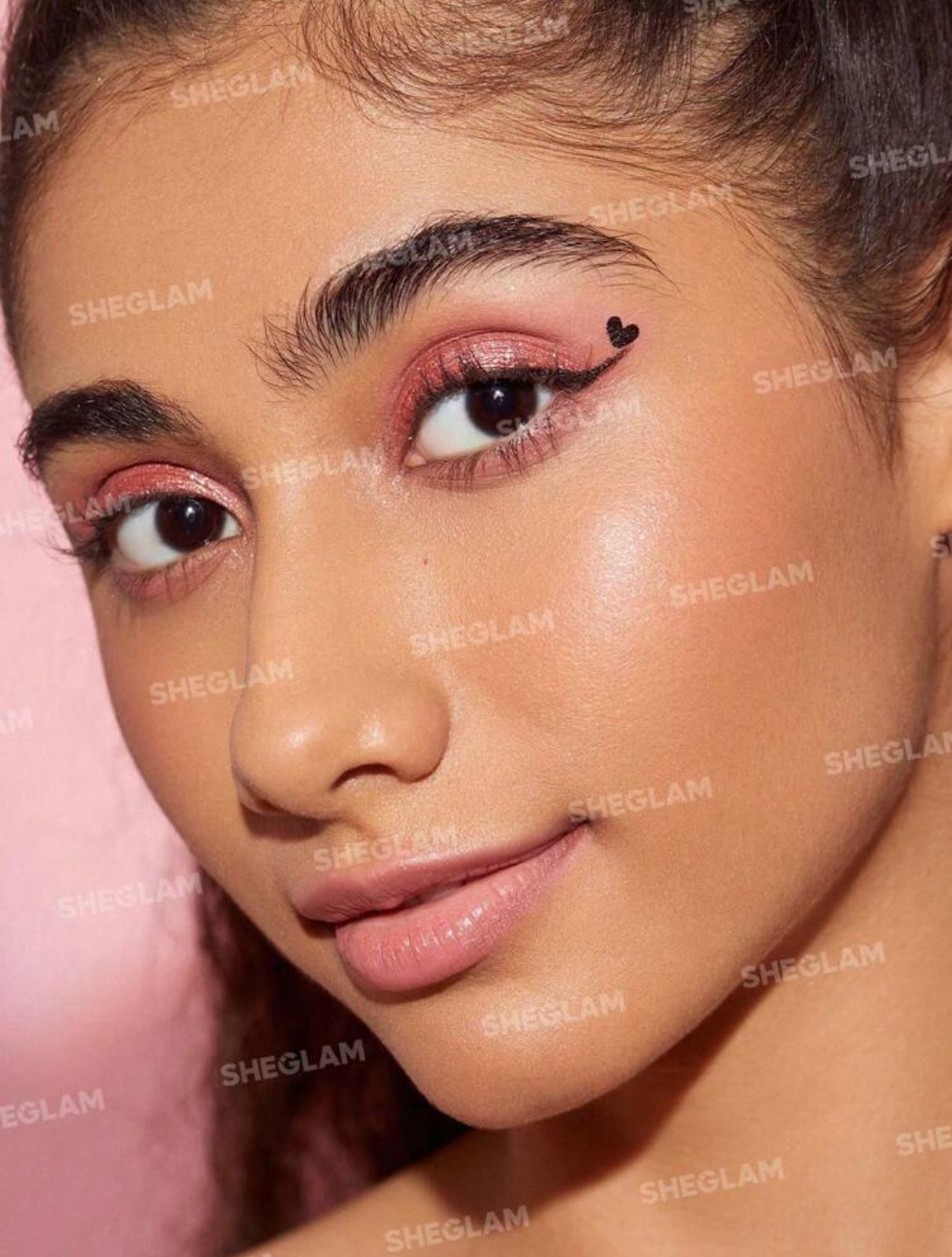 SHEGLAM Heart Eyes 2-In-1 Stamp Eyeliner Waterproof Liquid Eyeliner