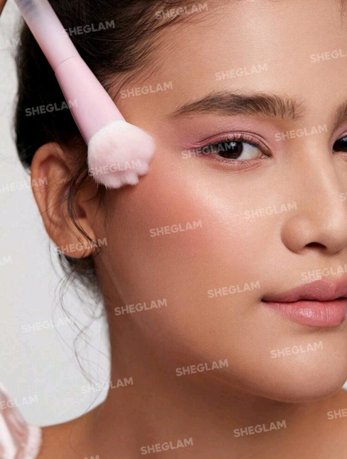 SHEGLAM Color Bloom Liquid Blush Brush Synthetic Kitty Paw Design Blush Brush Professional Soft