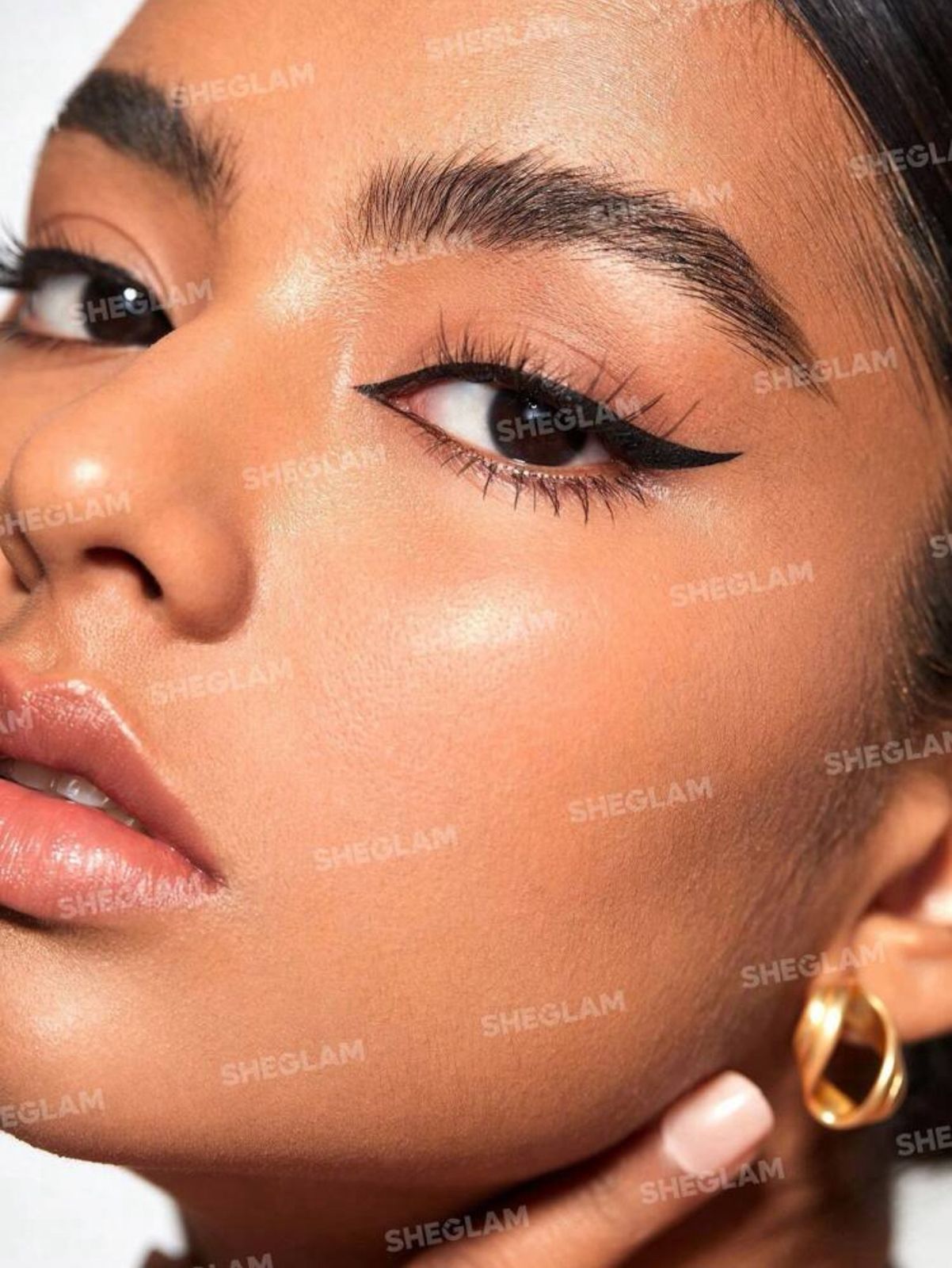 SHEGLAM Multi-Tasker Line & Detail Eyeliner Pen-Black 2 In 1 Waterproof