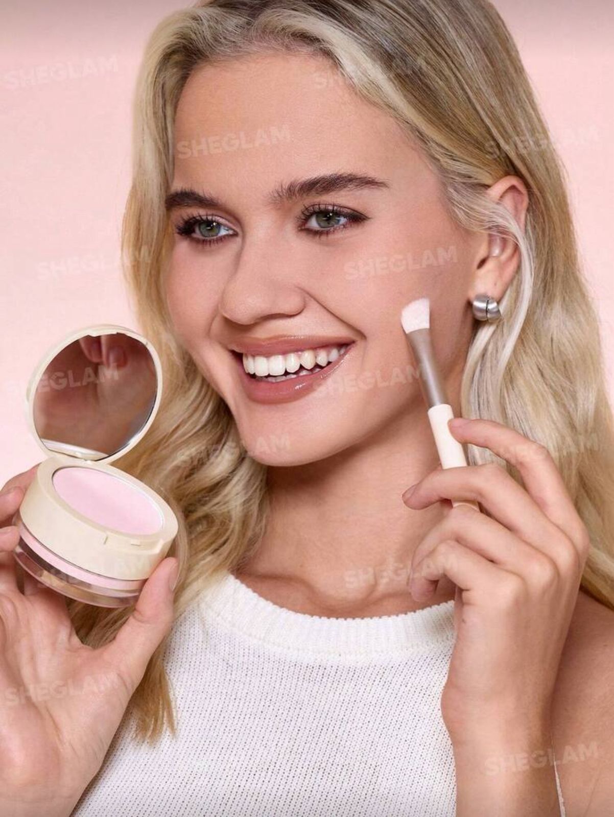 SHEGLAM Sharp Moves Triangle Brush